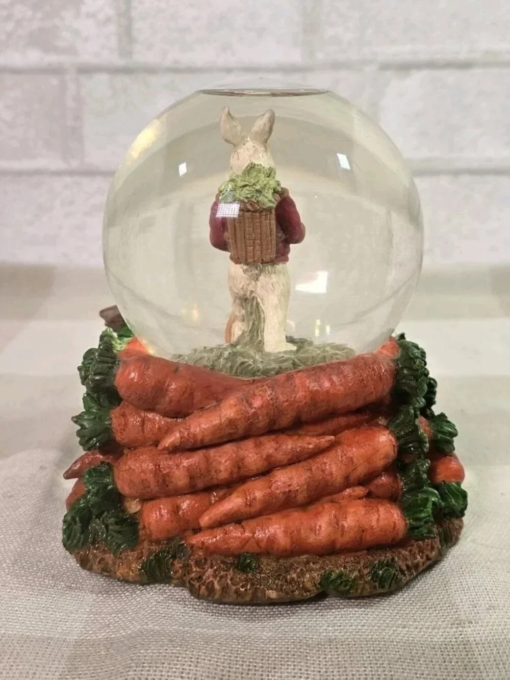 Easter Rabbit Musical Snow Globe Bunny & Carrots ~ Here Comes Peter Cottontail
